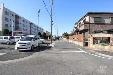敷地北側の前面道路
