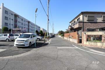 敷地北側の前面道路