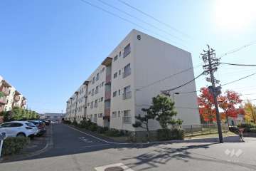 三日月住宅6号棟の外観（北西側から）
