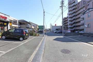 敷地北側の前面道路（一色大蟷螂第32号線）