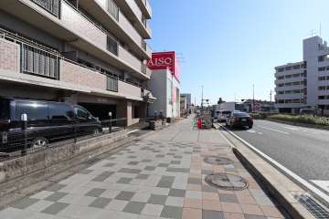 敷地南側の前面道路（国道1号）