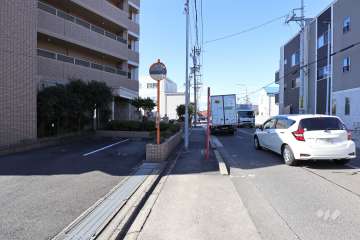 敷地北側の前面道路