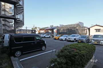 敷地内駐車場（屋外平面式）
