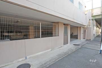 敷地内駐車場（屋内平面式）