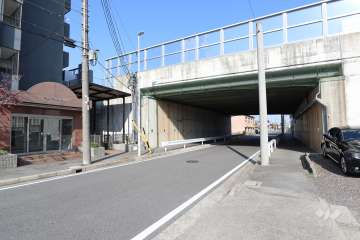 敷地東側の前面道路