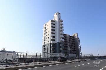 ユニーブル松蔭公園の外観（北東側から）