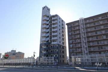 ユニーブル松蔭公園の外観（北西側から）