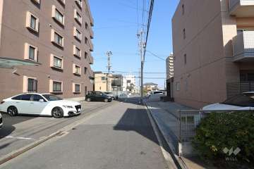 敷地東側の前面道路