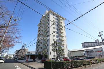 花塚コーポラスの外観（北西側から）