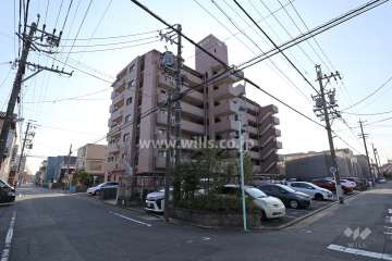 宝マンション日比野ウエストの外観（北東側から）