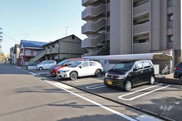 敷地内駐車場(屋外平面式)