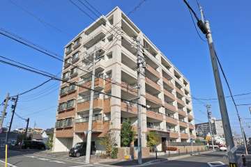 ユニーブル六番町の外観（南西側から）