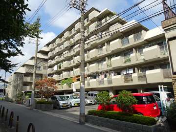 大建コーポ江坂2の外観（南東側から）