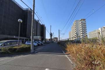 敷地北側の前面道路