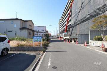 敷地南側の前面道路