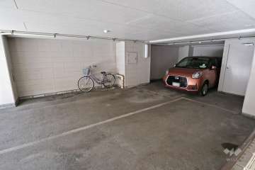敷地内駐車場（屋内平面式）