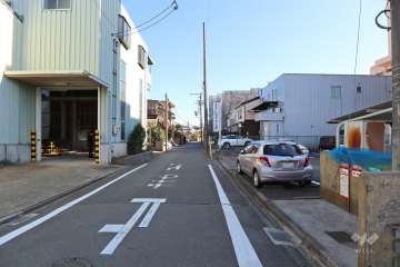敷地北側の前面道路