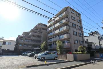 ライオンズマンション高畑の外観（北東側から）