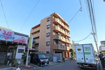 メゾン・ド・ナヴィールの外観（南西側から）