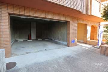 敷地内駐車場（屋内平面式）