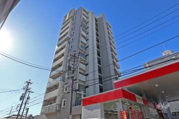 ノイエクラッセ高畑の外観（北東側から）