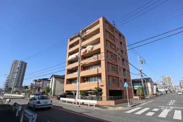 ロイヤルアーク高畑の外観（南東側から）