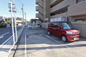 敷地内駐車場(屋外平面式)
