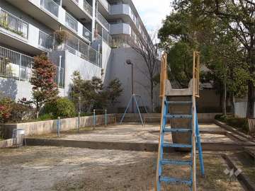敷地南側に隣接する「川面第二公園」。