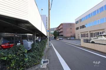 敷地南側の前面道路