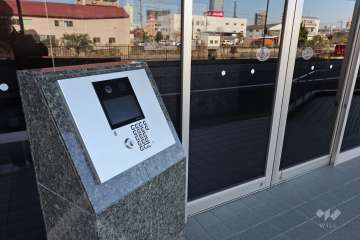 エントランスはオートロック付きです。