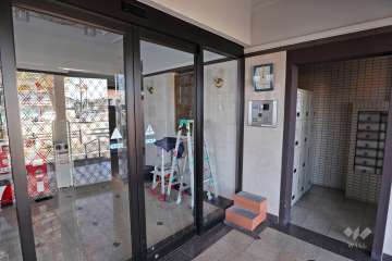 エントランスホール（オートロック付き）