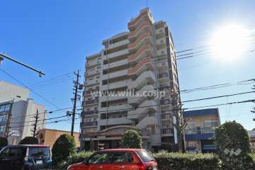 ファミリアーレ松葉公園の外観（北側から）