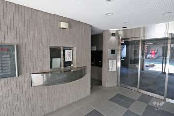 エントランスはオートロック付きです。