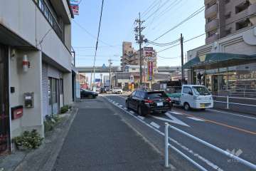 敷地北側の前面道路