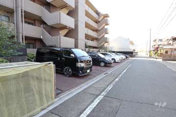 敷地内駐車場（屋外平面式）