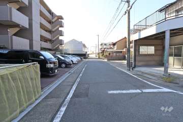 敷地北側の前面道路