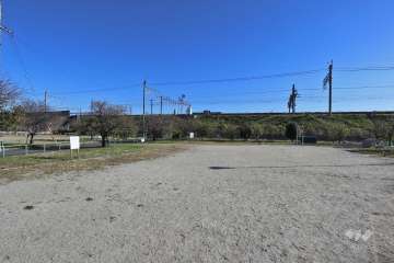 敷地北側にある広場