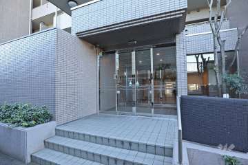 北側エントランス