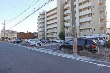 駐車場出入り口・敷地内駐車場（屋外平面式）