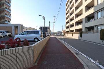 敷地北側の前面道路