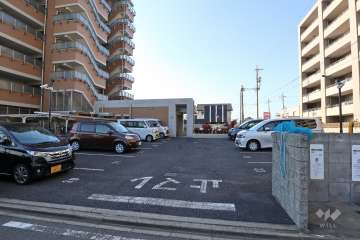 駐車場出入り口・敷地内駐車場（屋外平面式）