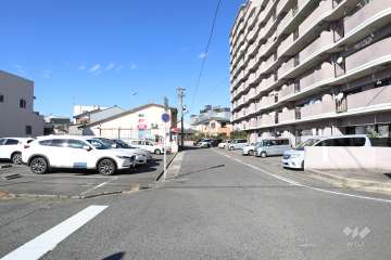 敷地南側の前面道路