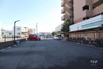 敷地内駐車場（屋外平面式）