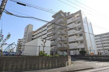 なかしま住宅2号棟の外観（北西側から）