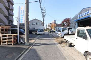 敷地北側の前面道路