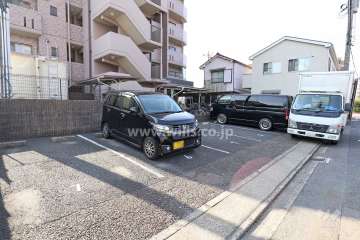 敷地内駐車場（屋外平面式）