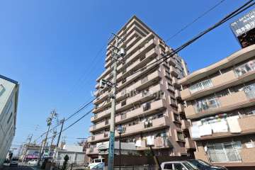 宝マンション東起第6の外観（南東側から）