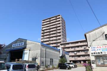 宝マンション東起第7の外観（南東側から）