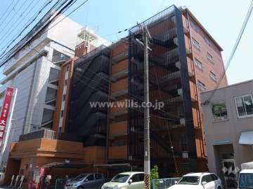 ライオンズマンション江坂（北西側から）