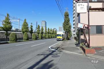 敷地西側の前面道路（名駅通り）